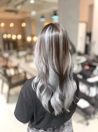 ロング カラー ヘアアレンジ 🎀ハイトーン・艶 カラー HANA🎀のヘアスタイル