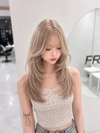 ロング カラー ベージュ🥣レイヤー 🎀Himari🎀のヘアスタイル
