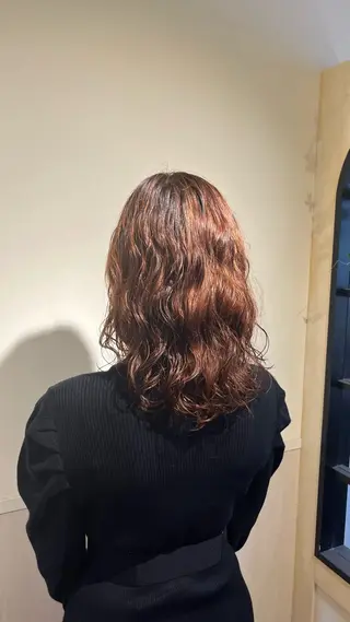 ミディアム パーマ 田村 汐織のヘアスタイル