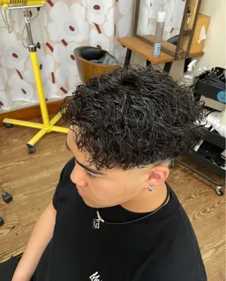 ショート メンズ 姫路アンメリーアン ダンのヘアスタイル