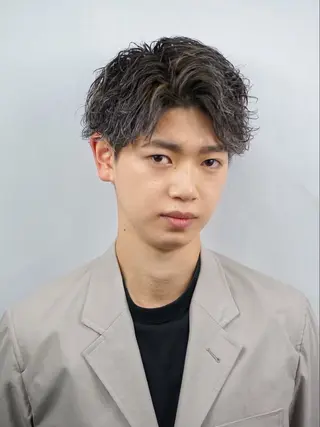 ミディアム 高崎 健司のヘアスタイル