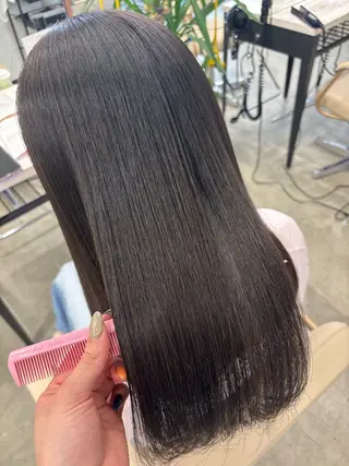 ロング カラー 長岡 明音のヘアスタイル