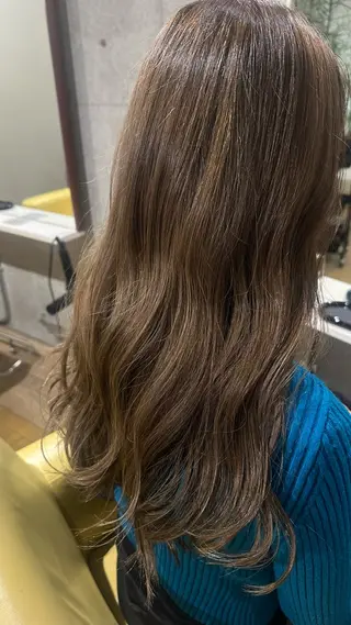 ロング カラー Deguchi Momokaのヘアスタイル