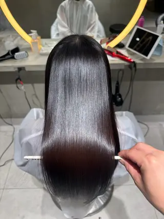 ロング ゆうま🌈艶髪カラー 🫧髪質改善のヘアスタイル