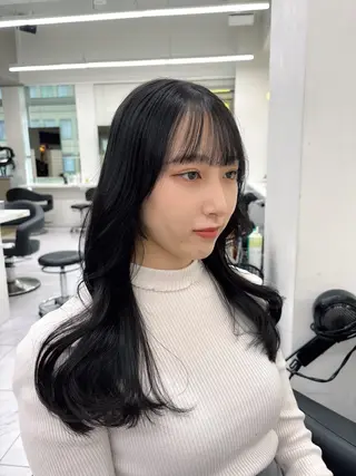 セミロング カラー 抜け感レイヤー︴ ニュアンスカラーのヘアスタイル