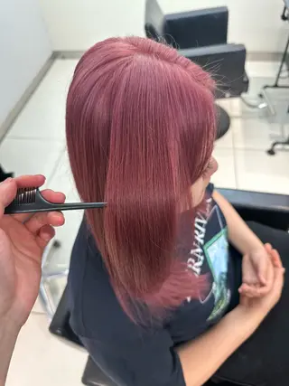 セミロング カラー ハイトーンカラー が絶対可愛い✨泰聖✨のヘアスタイル