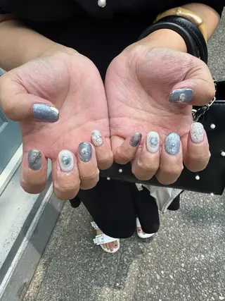 ネイル LAVISH 大和店 emi・:*+のネイルデザイン