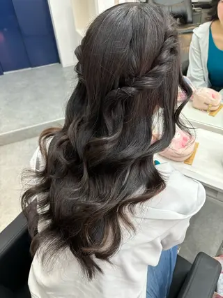 ヘアアレンジ ハナ💎中韓/艶髪 ハイトーン/エクステのマツエク・マツパデザイン