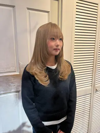 セミロング sora / 渋谷 / ハイトーンのヘアスタイル
