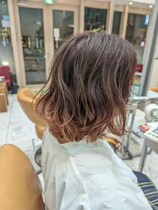 ミディアム 吉村 学のヘアスタイル