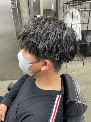 ショート カラー パーマ ヘアアレンジ メンズ 亀井隆汰/メンズ専門 パーマ/フェード可のヘアスタイル