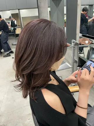 ミディアム カラー インナーカラー 推し ブリーチ 髪質改善のヘアスタイル