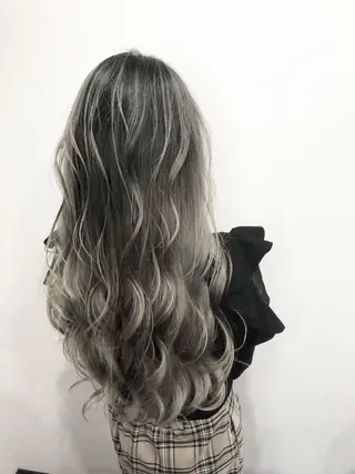 ロング LOOP hairのヘアスタイル