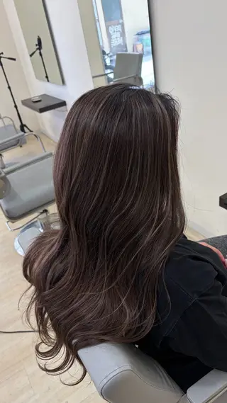 ロング TIDEHAIR Hanaのヘアスタイル