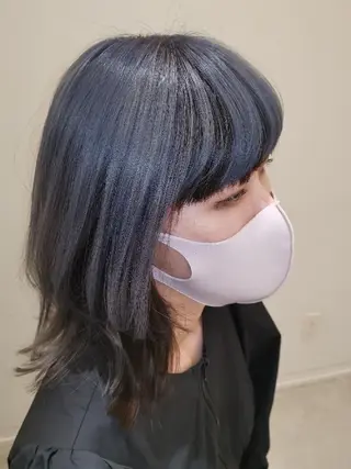 セミロング . YULIAのヘアスタイル