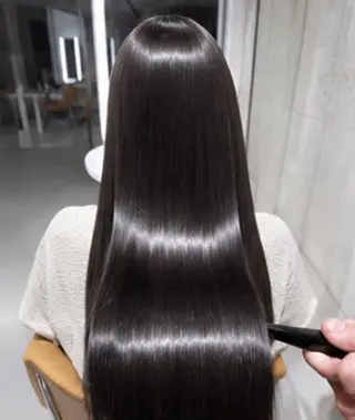 ロング パーマ 韓国×艶ハイトーンが かわいい✨️リオ🍒のヘアスタイル