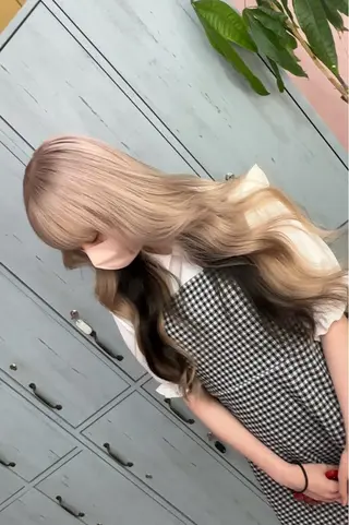 ロング カラー ブリーチ特化🌈 MANATOのヘアスタイル