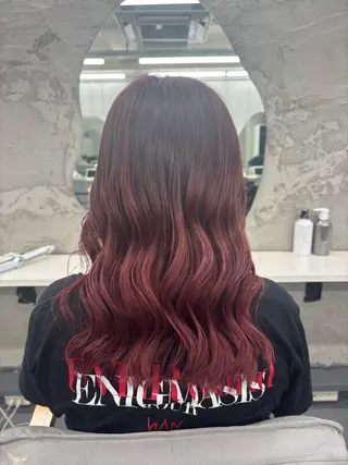 セミロング カラー 腰越 麻奈のヘアスタイル