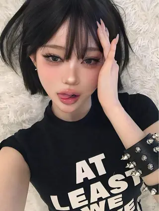 ショート カラー ヘアアレンジ ミディアム・ボブ🤍 縮毛矯正/ ひかりのヘアスタイル