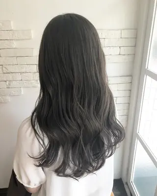 ロング カラー 西村 有紗のヘアスタイル