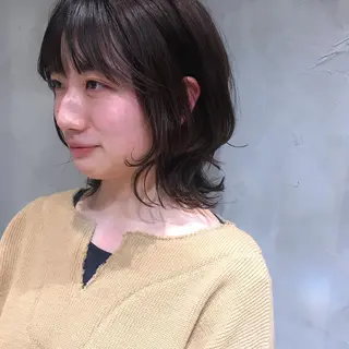 ミディアム 柔らかブラウン/顔周 りレイヤー♡ユウシのヘアスタイル