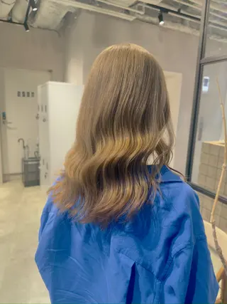 ミディアム カラー ハイトーン/うる艶 カラー Mioのヘアスタイル