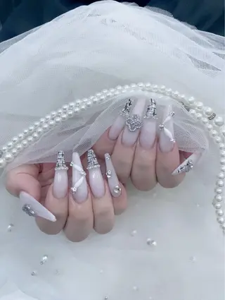 ネイル ベスティオーラ 花香のネイルデザイン