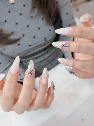 ネイル Reika _ Royalのネイルデザイン