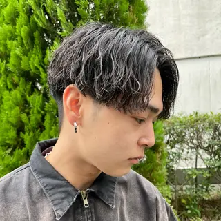 ショート カラー パーマ ヘアアレンジ メンズ 亀井隆汰/メンズ専門 パーマ/フェード可のヘアスタイル