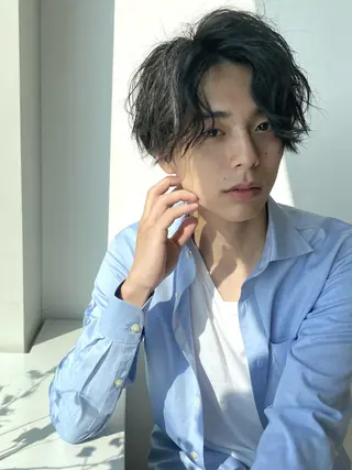 ミディアム メンズ センターパート ／植田のヘアスタイル