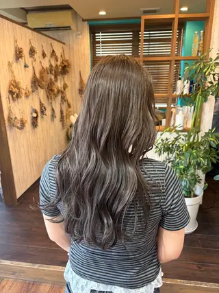 ロング 早坂 さくらのヘアスタイル