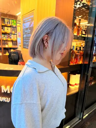ミディアム カラー ハイトーンレイヤー 顔まわりSOTAのヘアスタイル