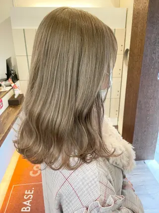 セミロング しもかわ かほのヘアスタイル