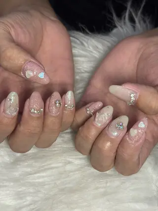 ネイル LAVISH 大和店 emi・:*+のネイルデザイン