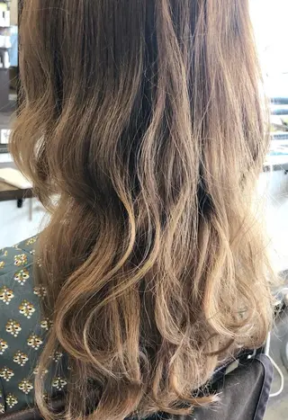カラー 物江 竜のヘアスタイル