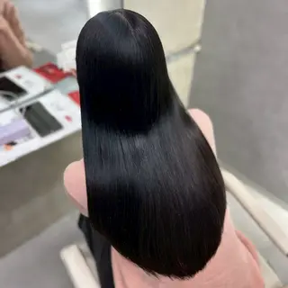 ロング 松山 琳音菜のヘアスタイル
