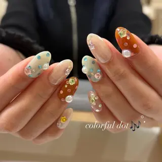 ネイル 𝑟𝑖𝑠𝑎 🕯🤍のネイルデザイン