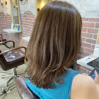 セミロング カラー レイヤーカット/ 根本瑠実のヘアスタイル