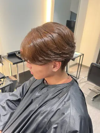 ショート カラー 佐々木 りあのヘアスタイル