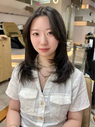 セミロング カラー Saho/グレージュ /オリーブ/艶カラーのヘアスタイル