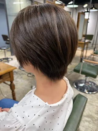 ショート カラー T Hのヘアスタイル