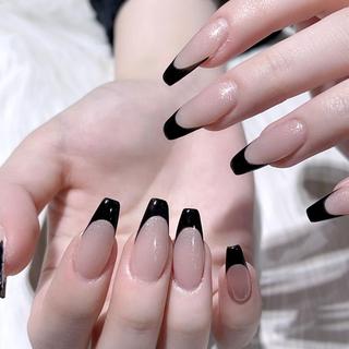 ネイル Queens テイのネイルデザイン