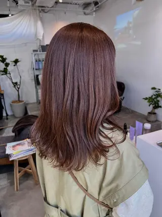 ミディアム カラー 松坂 真衣のヘアスタイル