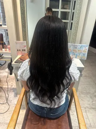 ロング プルエク／ハイトーン kurumi🩶のヘアスタイル