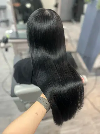 ロング 川尻 詩織のヘアスタイル