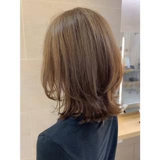 ミディアム 川口 【Lilou】のヘアスタイル