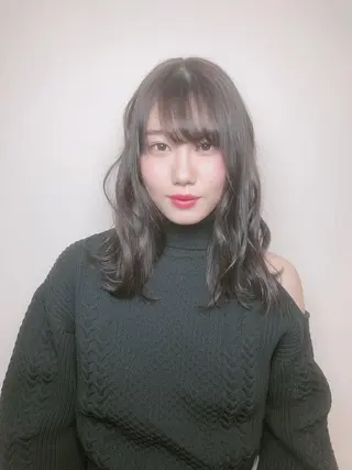 セミロング カラー 杉野 凜のヘアスタイル