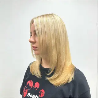 セミロング カラー 🫧RYOブリーチ /透け感カラー🫧のヘアスタイル