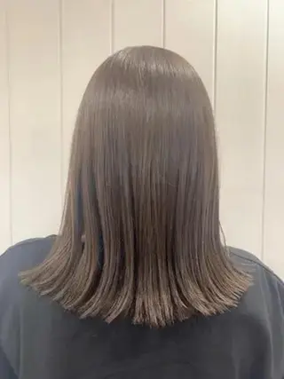 ミディアム 岩田 カミラのヘアスタイル