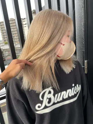 セミロング カラー YUI/ ブリーチカラー🌷のヘアスタイル